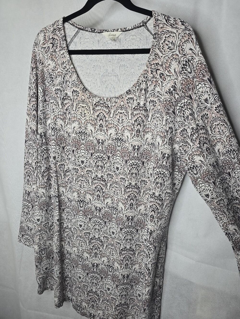 Soma Tunic Top Ivory Pink Scallop Print Scoop Neck Long Sleeve Stretch Leisure